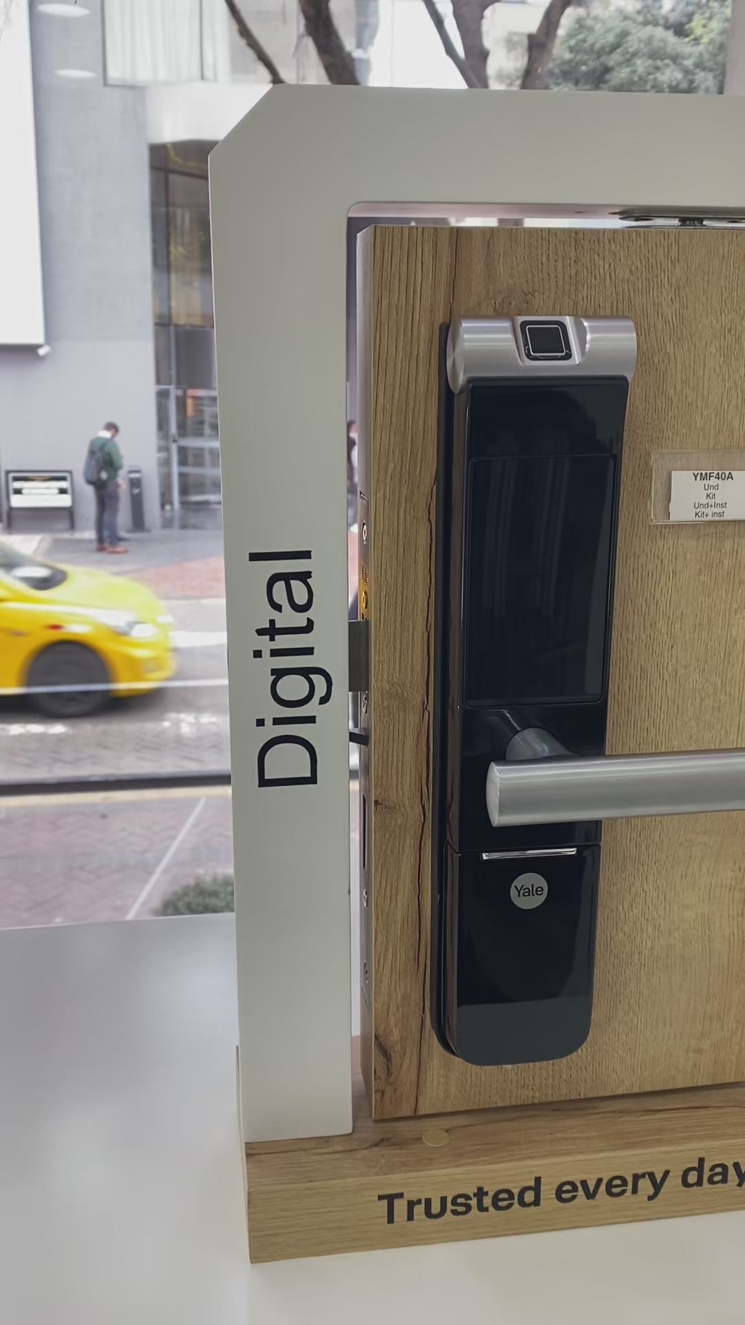 Cargar video: Cerradura digital YMF40A*